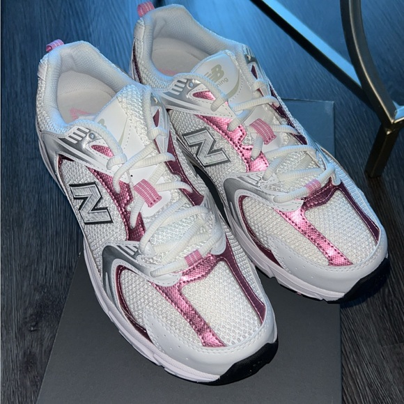 New Balance 530 - Picture 4 of 5